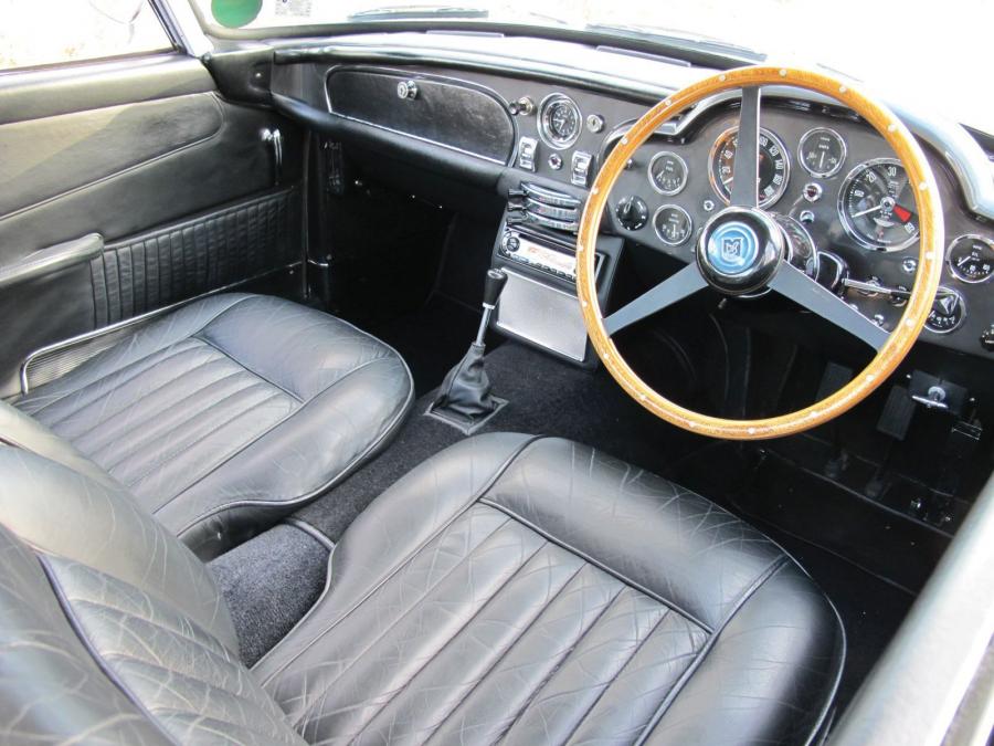 Интерьер Aston Martin DB5 (1493/R) 1964 года  (фото 5 из 21)